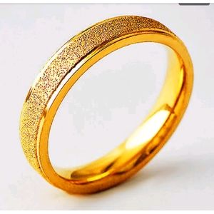New gold tone band ring